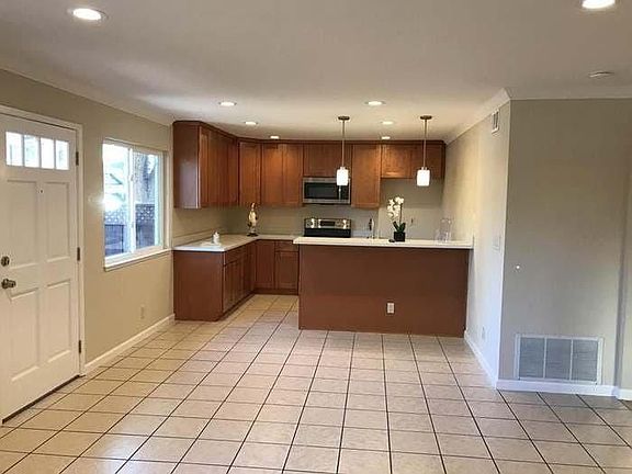 4th image of 771 Warring Dr APT 1