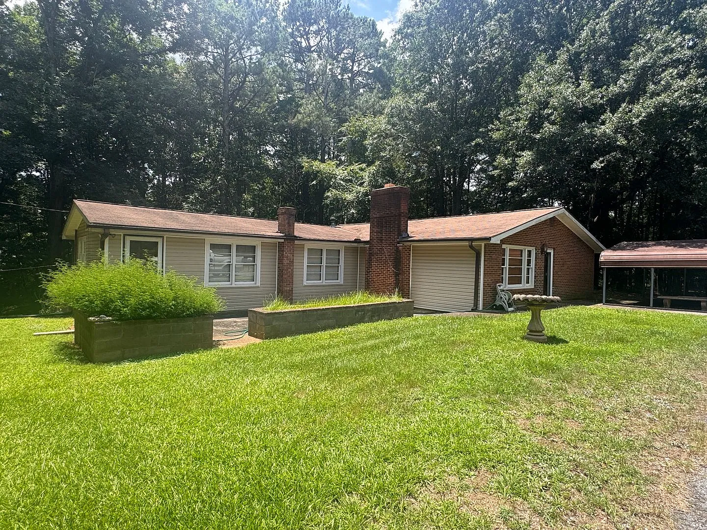 Fully Furnished 3-Bedroom Home for Rent in Commerce, GA Flexible Short & Long-Term Leases — Photo 1