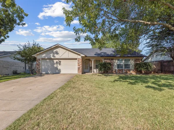 1605 Morningside Dr, Cleburne, TX 76033