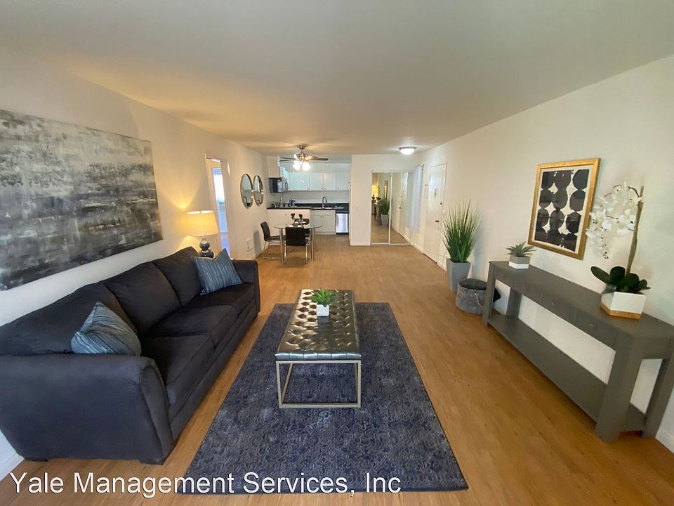 1st image of 18347 Collins St #3