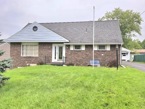 913 Reynolds Rd, Johnson City, NY 13790