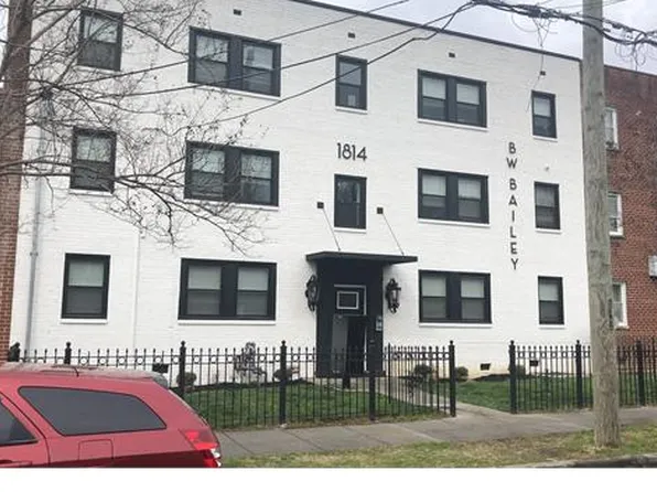 1814 Q St SE #202, Washington, DC 20020