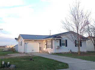 805 E Water St, Berne, IN 46711