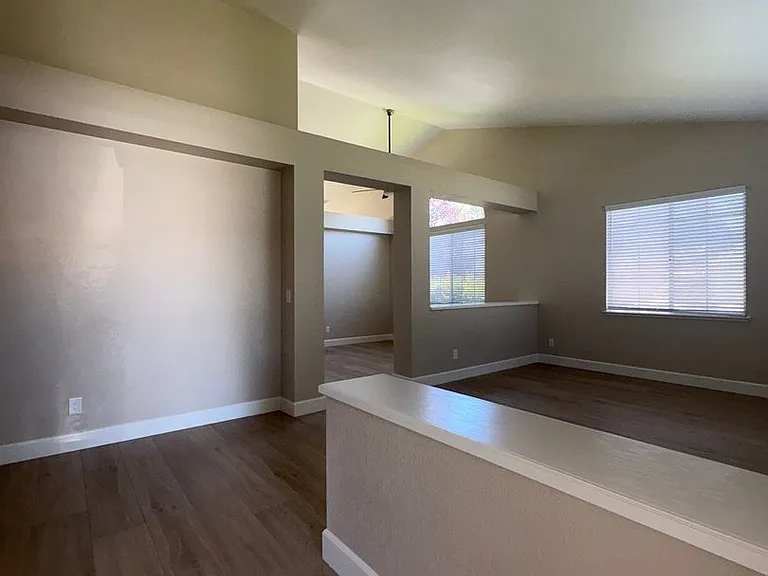 798 Shannon Dr — Photo 6