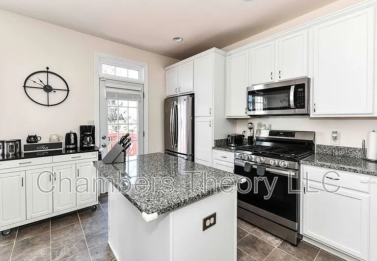 6955 Cromarty Dr — Photo 12