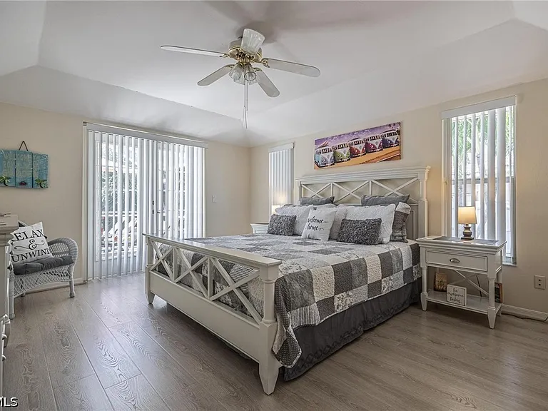 4123 SW 26th Pl — Photo 25