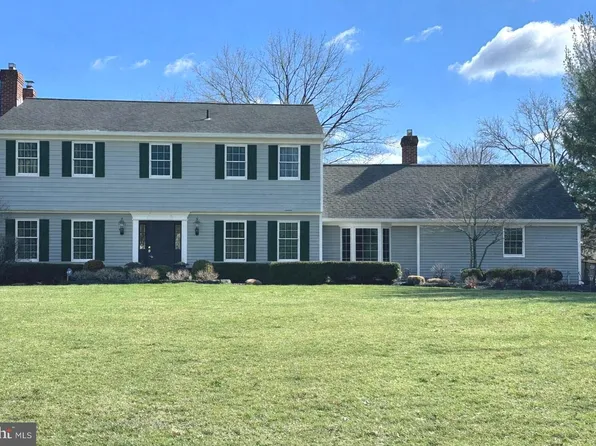 4 Durham Boat Dr, Washington Crossing, PA 18977