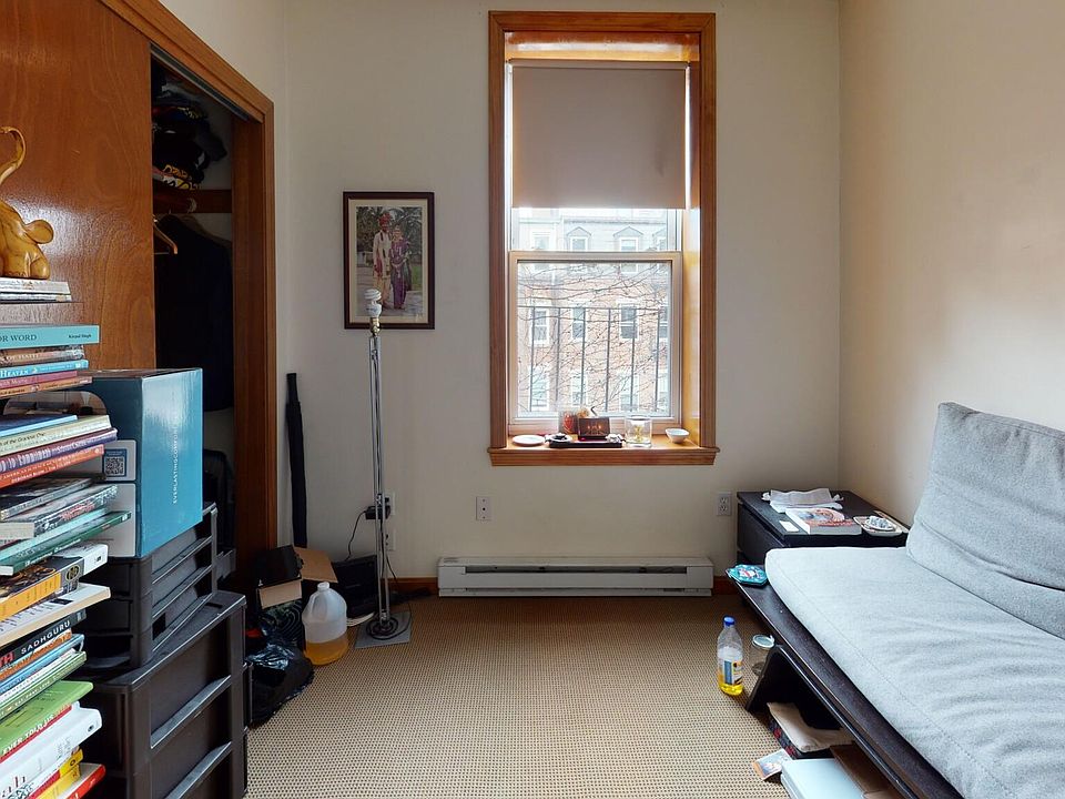 2nd image of 977 Hudson St #3