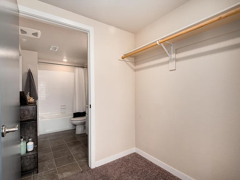 WestEdge Apartments — Photo 43