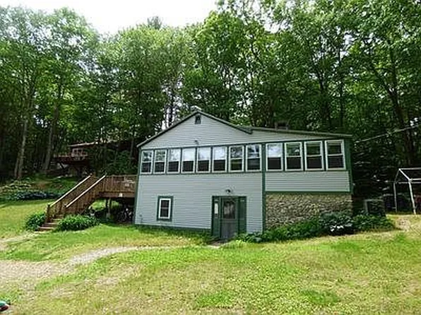29 Great Pines Dr, Shutesbury, MA 01072