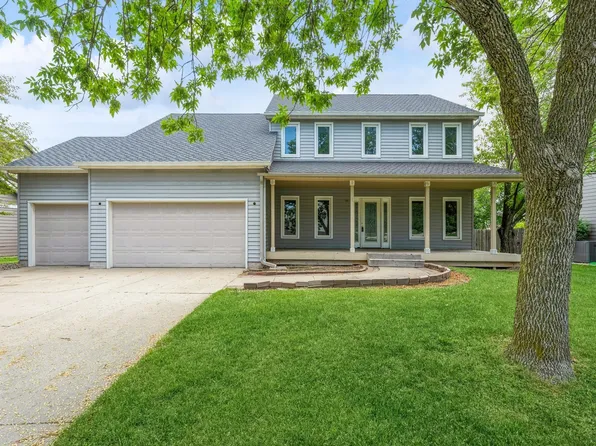 2085 Country Club Blvd, Clive, IA 50325