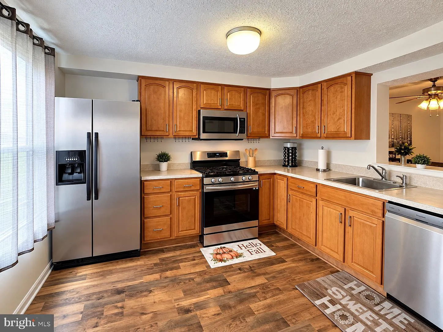 3 bed, 4.0 bath, 1872 sqft, $2,750 — Photo 4