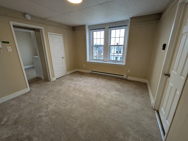 51 S Maple St #6 — Photo 5
