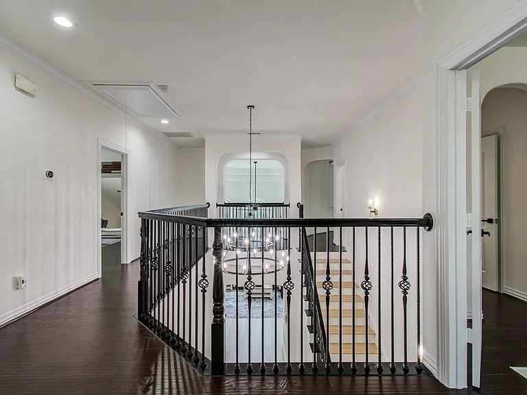 18807 Oriole Point Ct — Photo 31