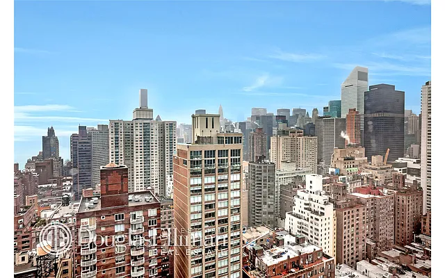 Rented by Douglas Elliman | media 38