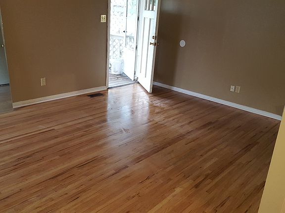 Living room pan right