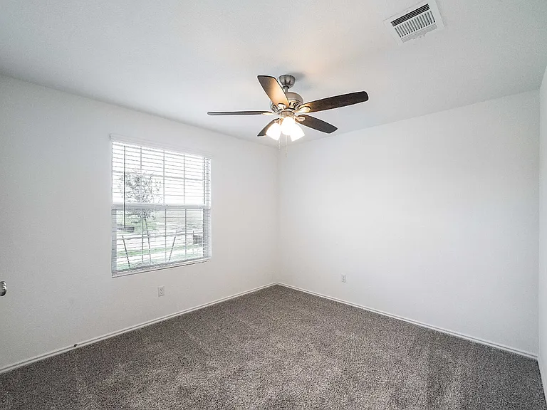 102 Sebring Cir — Photo 7