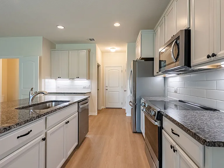 13101 Foreston Dr — Photo 6
