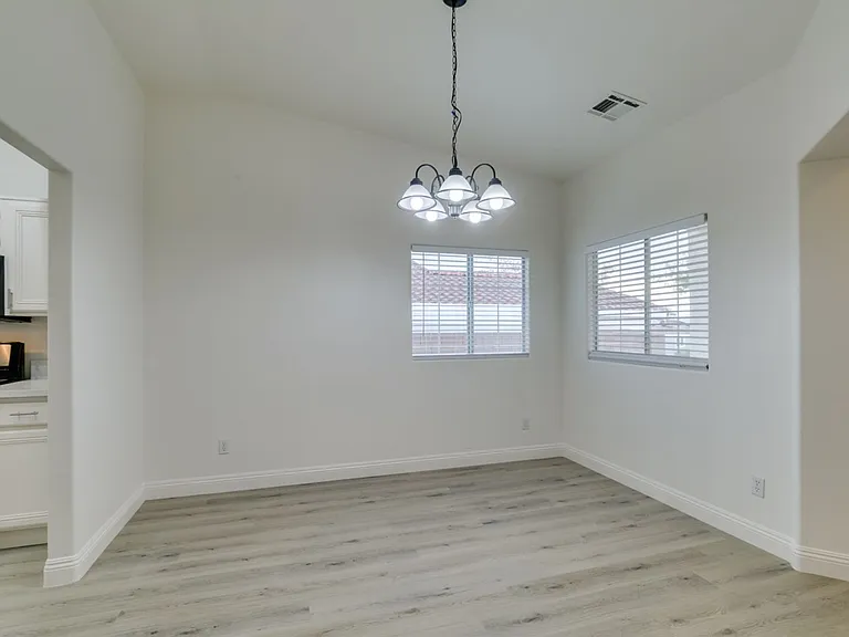 437 Palegold St — Photo 12