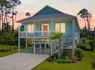 102 SE 32nd St, Oak Island, NC 28465