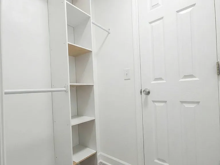 402 Laurel St — Photo 13