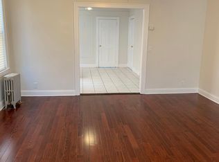 8915 209th St, Jamaica, NY 11427