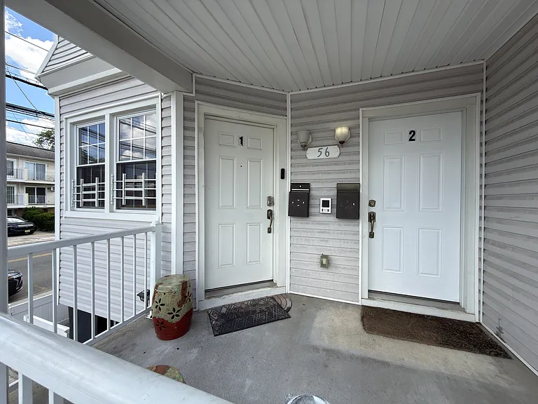 56 E 48th St #2 — Photo 12