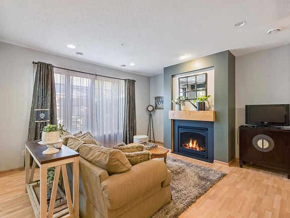 4th image of 12438 Flanders Ct NE Unit F