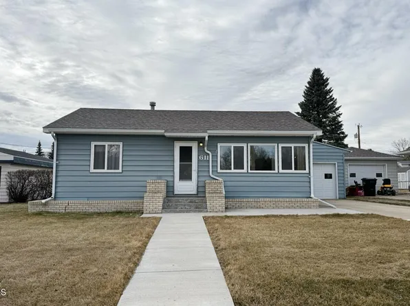 611 9th Ave W, Williston, ND 58801