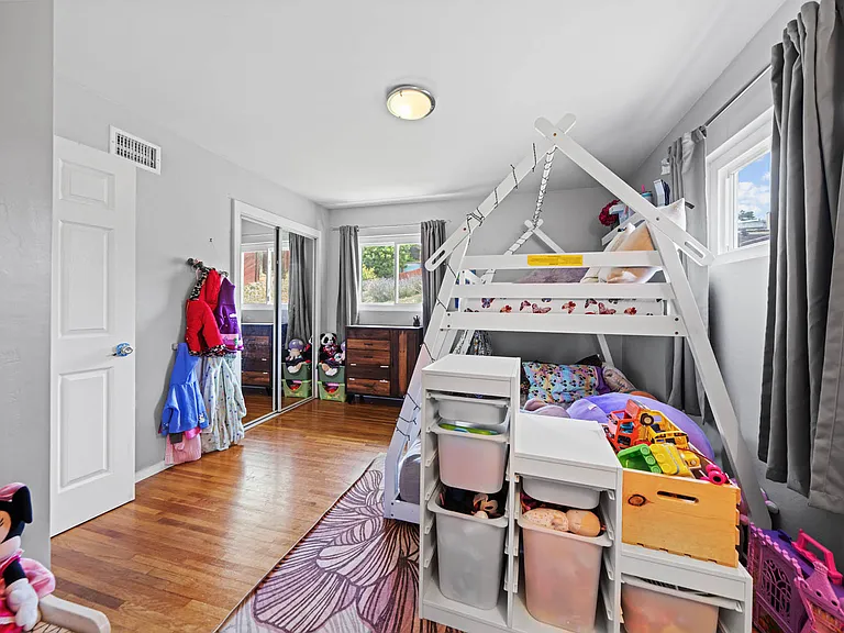 70 Leanna St — Photo 19