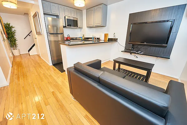 Rented by APT212 INC | media 7