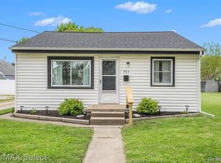705 Jerome Ave, Owosso, MI