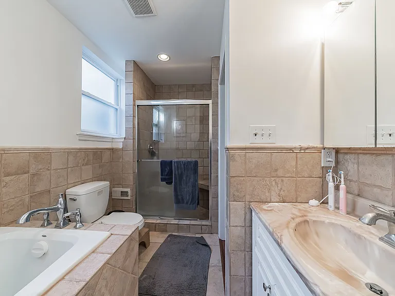 1327 S 9th St — Photo 25