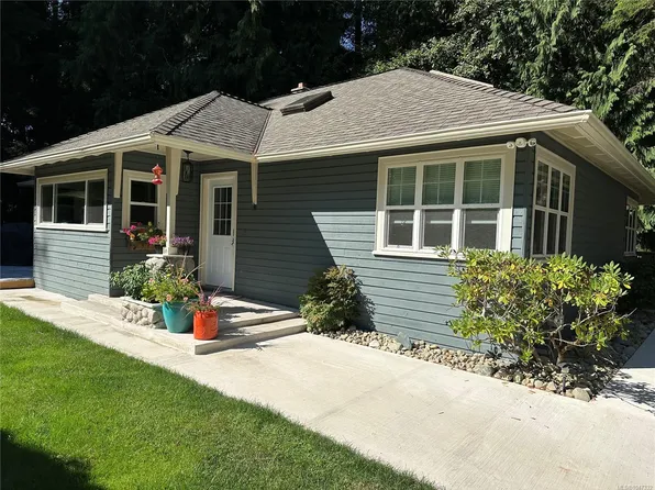 324 Chester Rd, Qualicum Beach, BC V9K 1B9