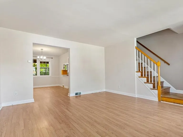 1749 Joan Ave — Photo 14