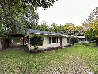 3rd image of 712 E Brookwood Dr