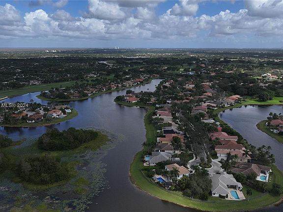3rd image of 2757 Lake Ridge Ln