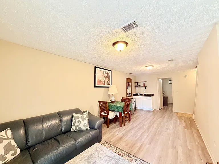 6633 Banbury Ct — Photo 5