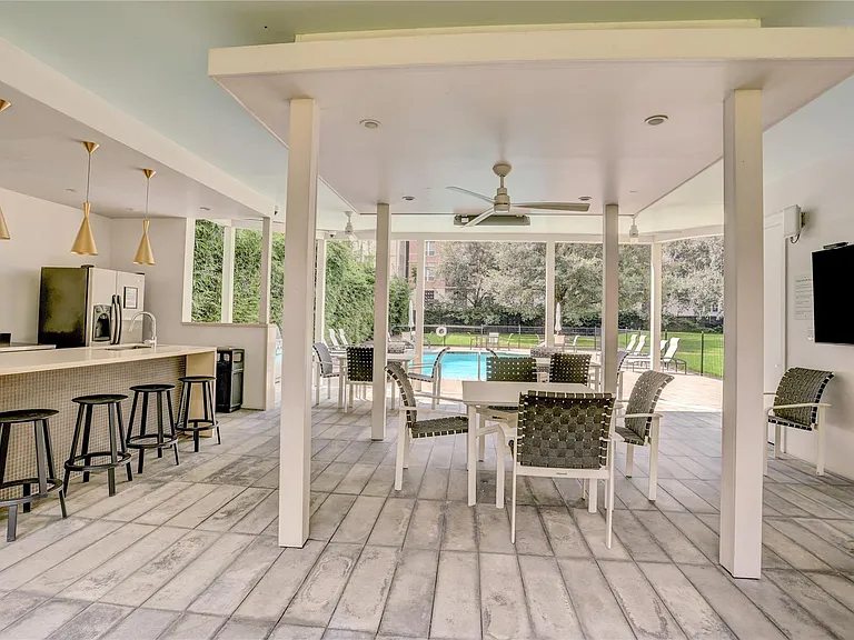 2701 Westheimer Rd #12E — Photo 25