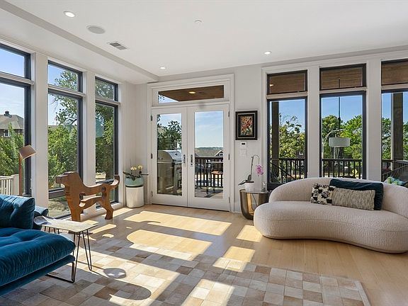 2nd image of 1824 Columbia Rd #2