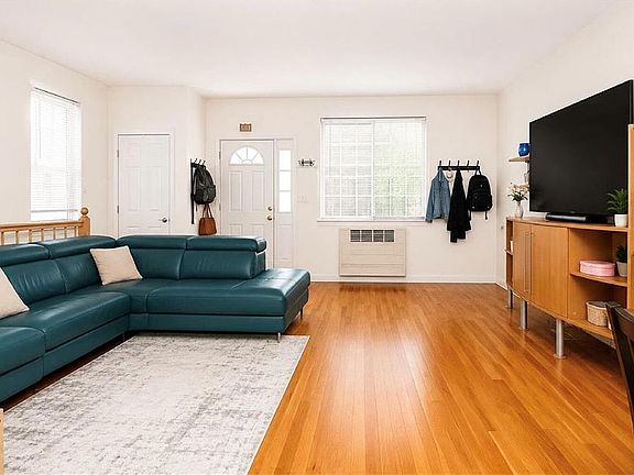 5th image of 50 Bay 37th St #1A