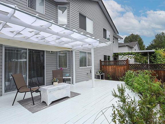 2nd image of 2284 1st St #B