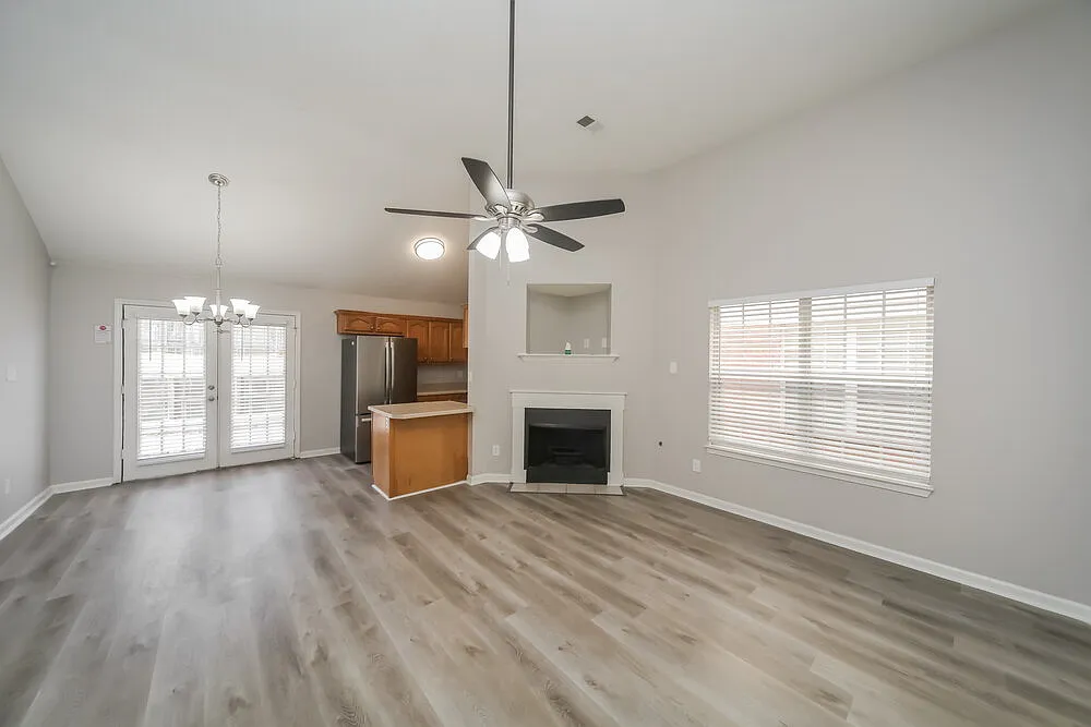 3 bed, 2.0 bath, 1153 sqft, $1,500 — Photo 4