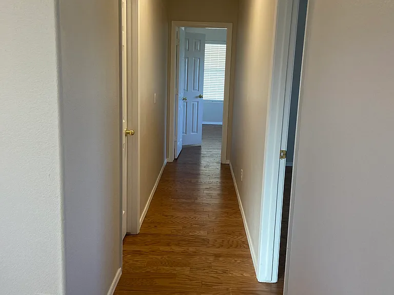 12527 N 57th Ave — Photo 19