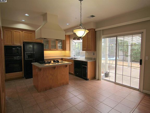 5th image of 4321 Cambridge Way