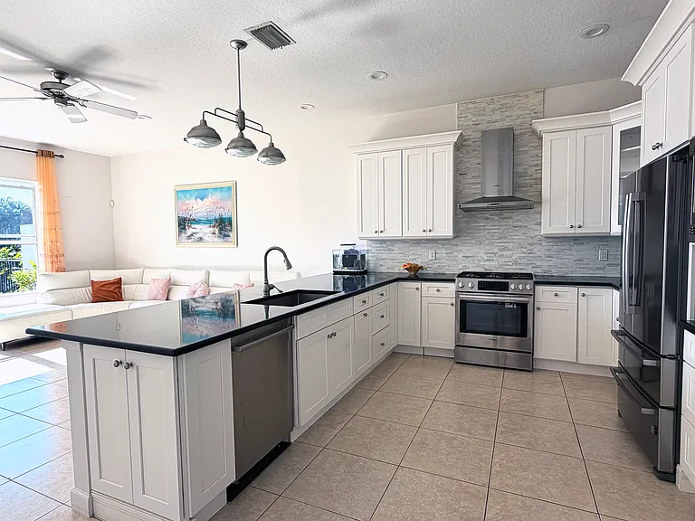 143 Isle Verde Way — Photo 3