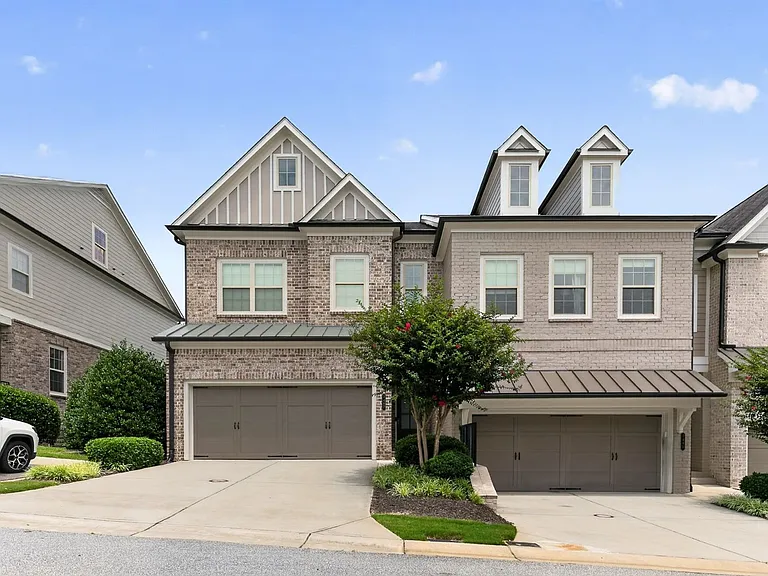 3487 Fenton Dr SE — Photo 1