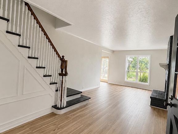 4th image of 537 Wallace Rd