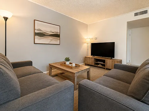 540 Kelton Ave #204 Photo 1