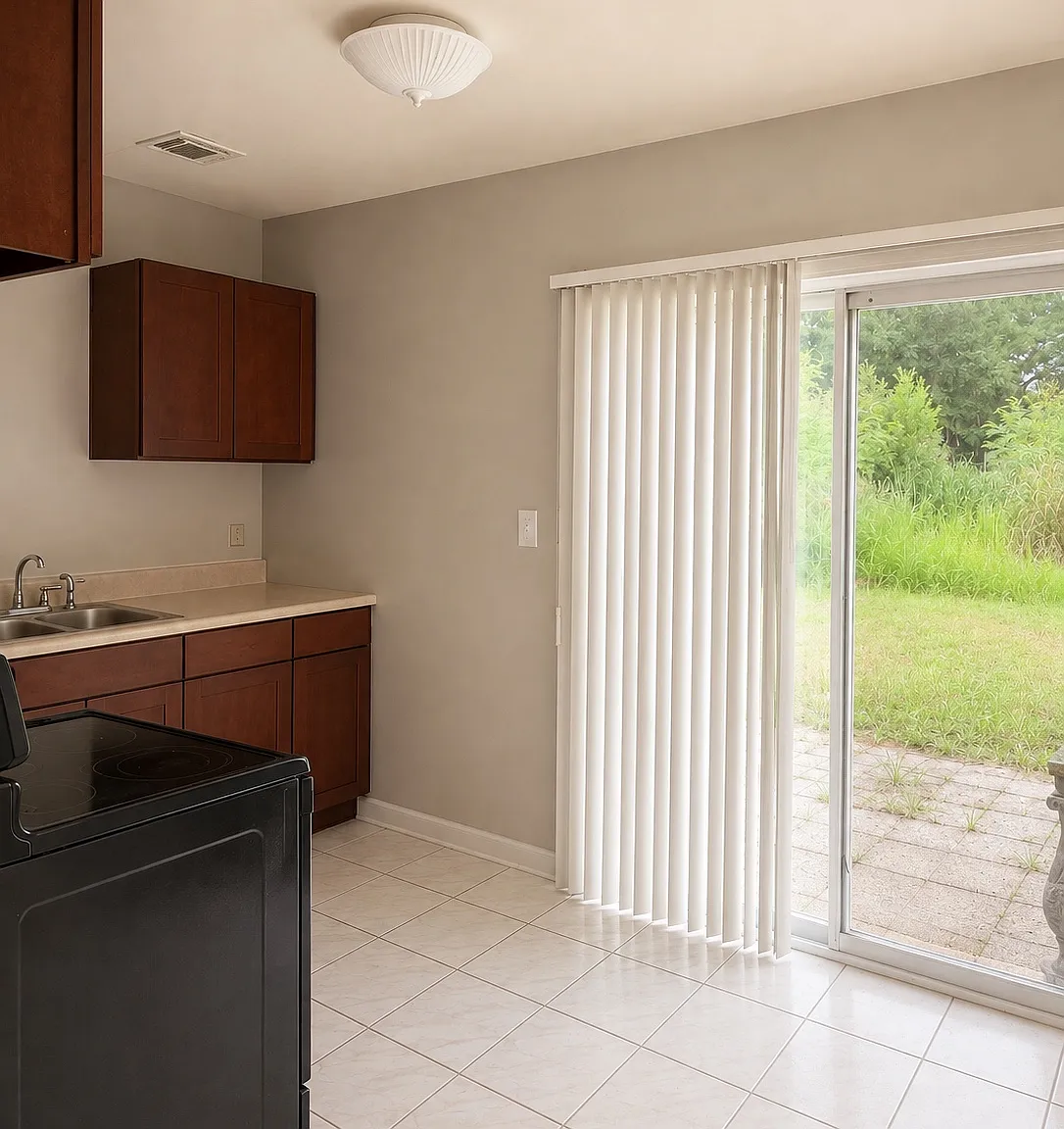 3 bed, 969 sqft, $2,100 — Photo 4